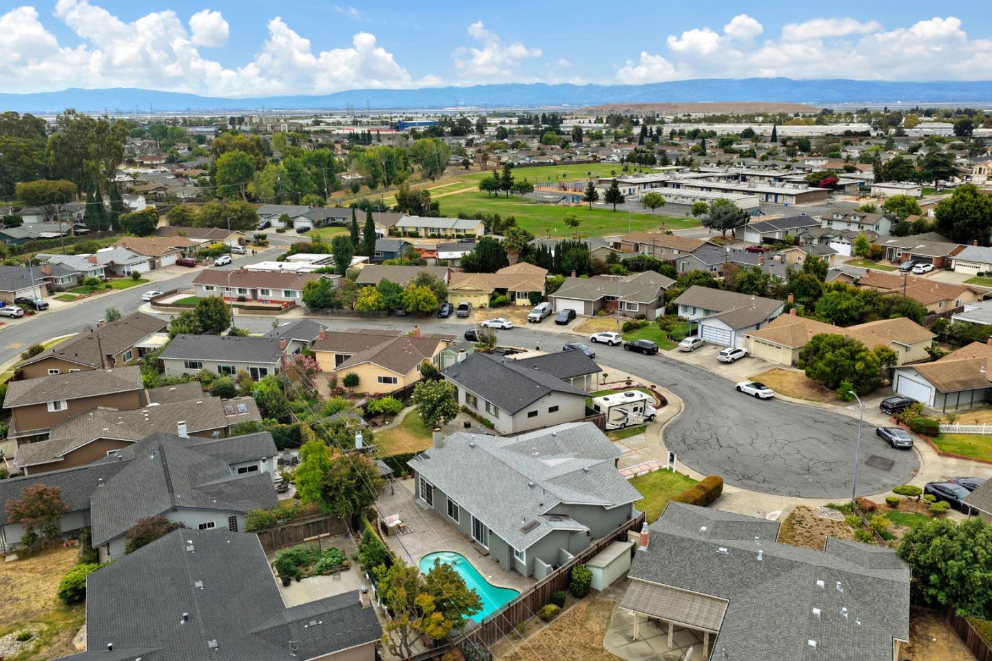 4833 Claremont Park CT