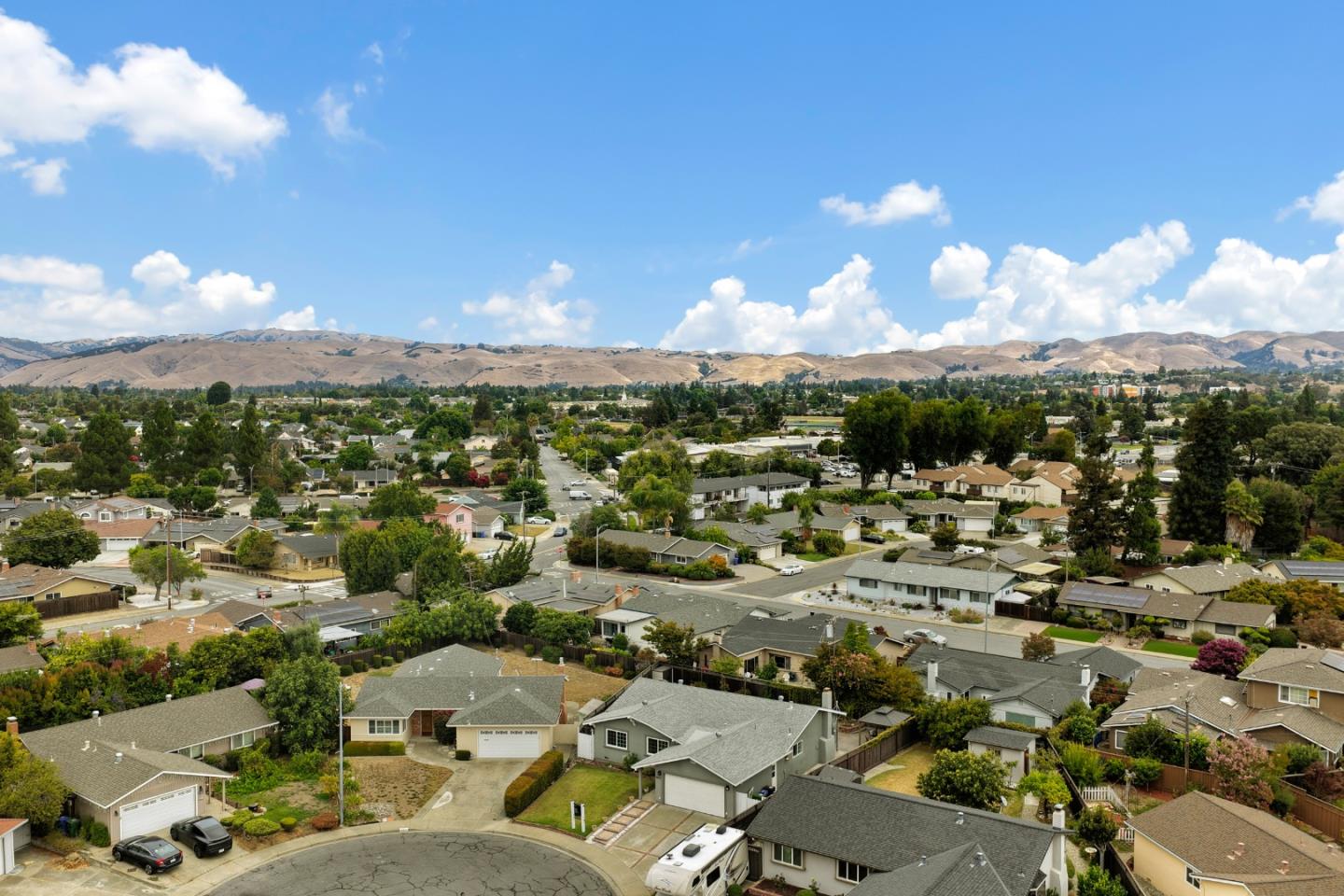 4833 Claremont Park CT