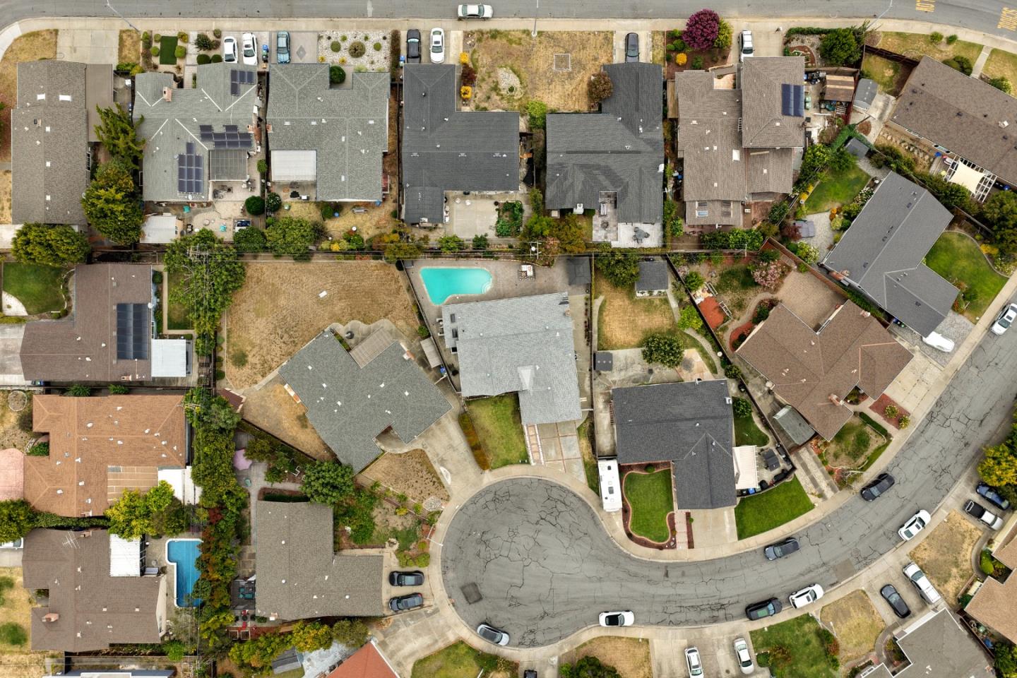 4833 Claremont Park CT