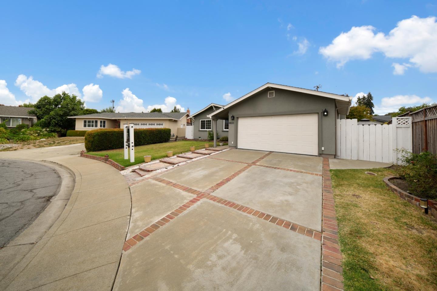 4833 Claremont Park CT