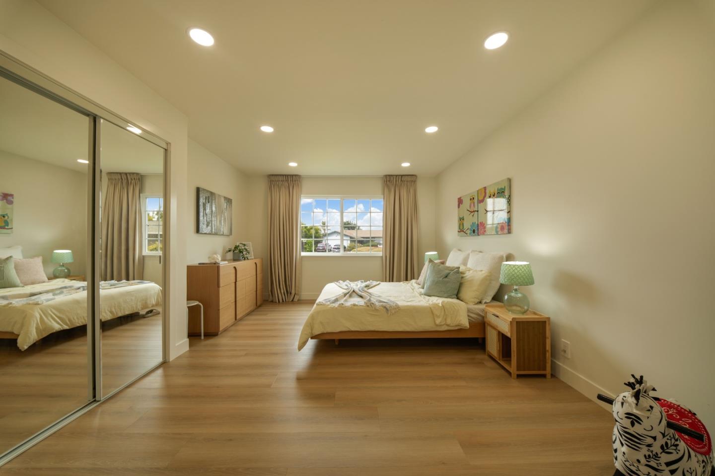 4833 Claremont Park CT