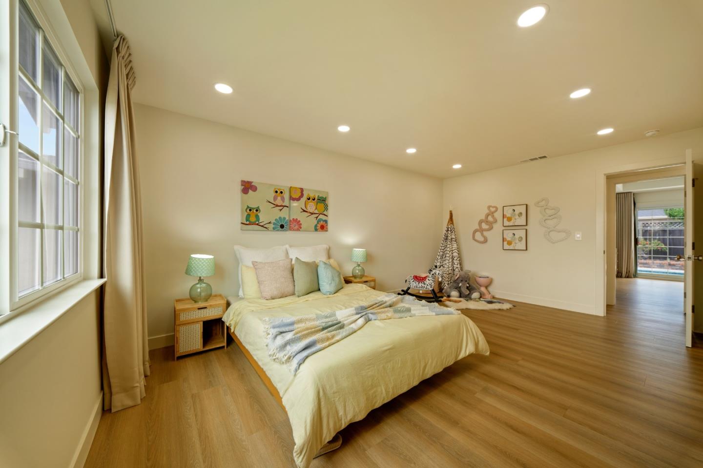 4833 Claremont Park CT