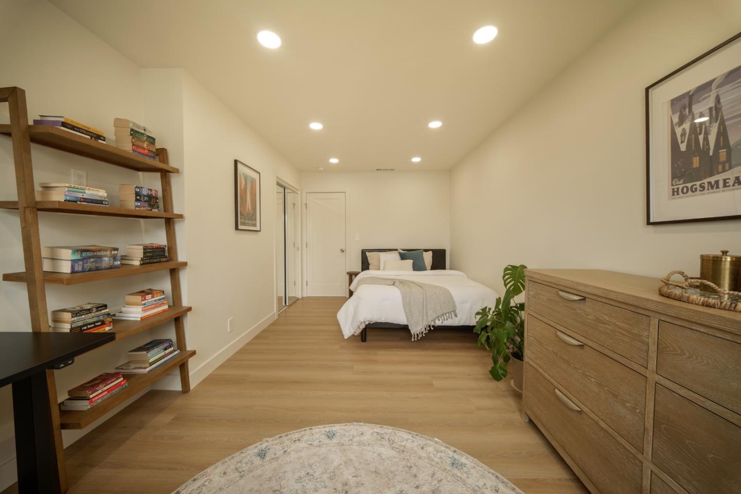 4833 Claremont Park CT