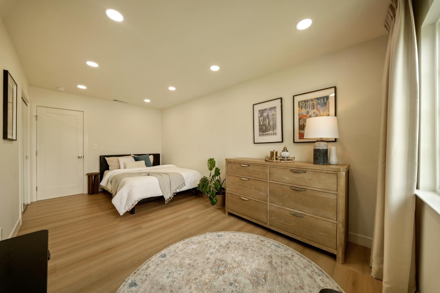 4833 Claremont Park CT