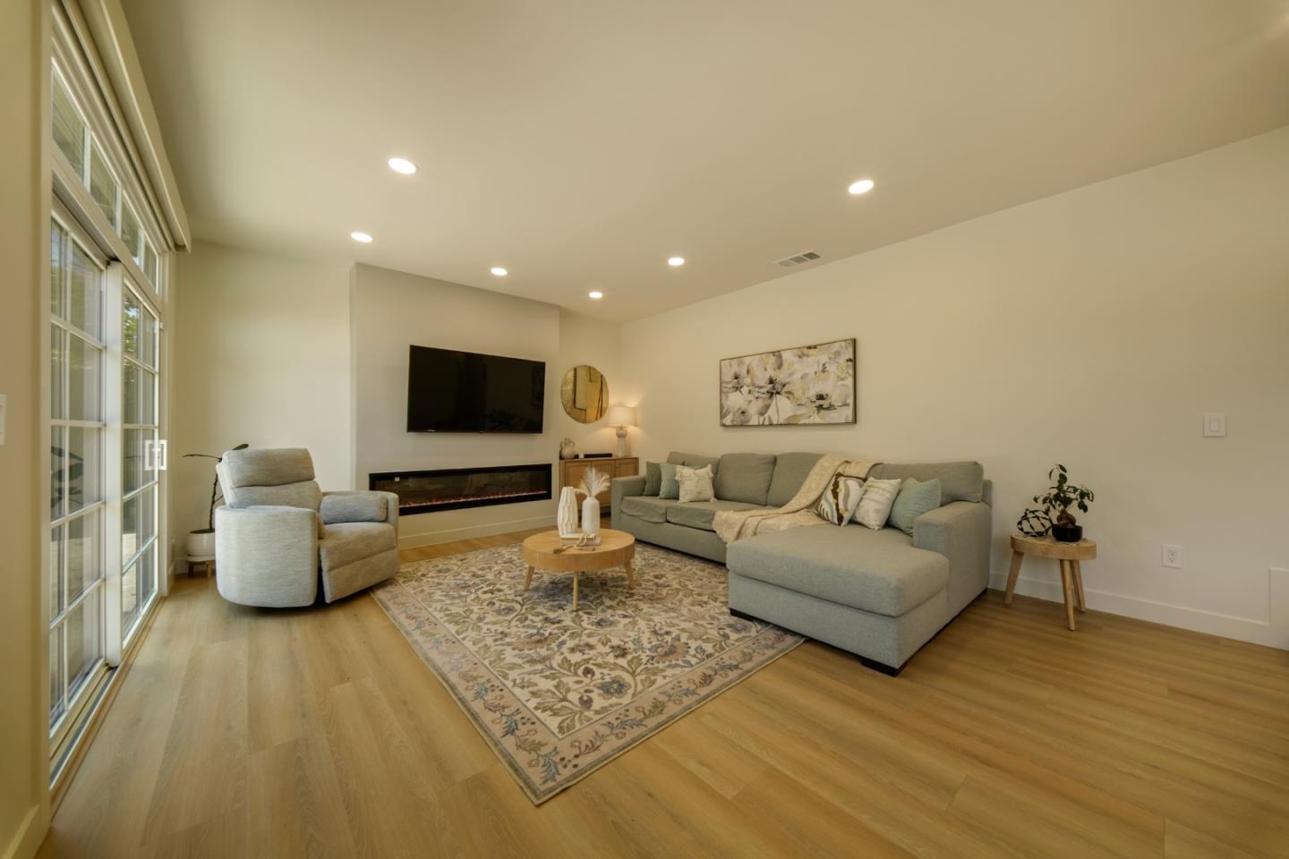 4833 Claremont Park CT