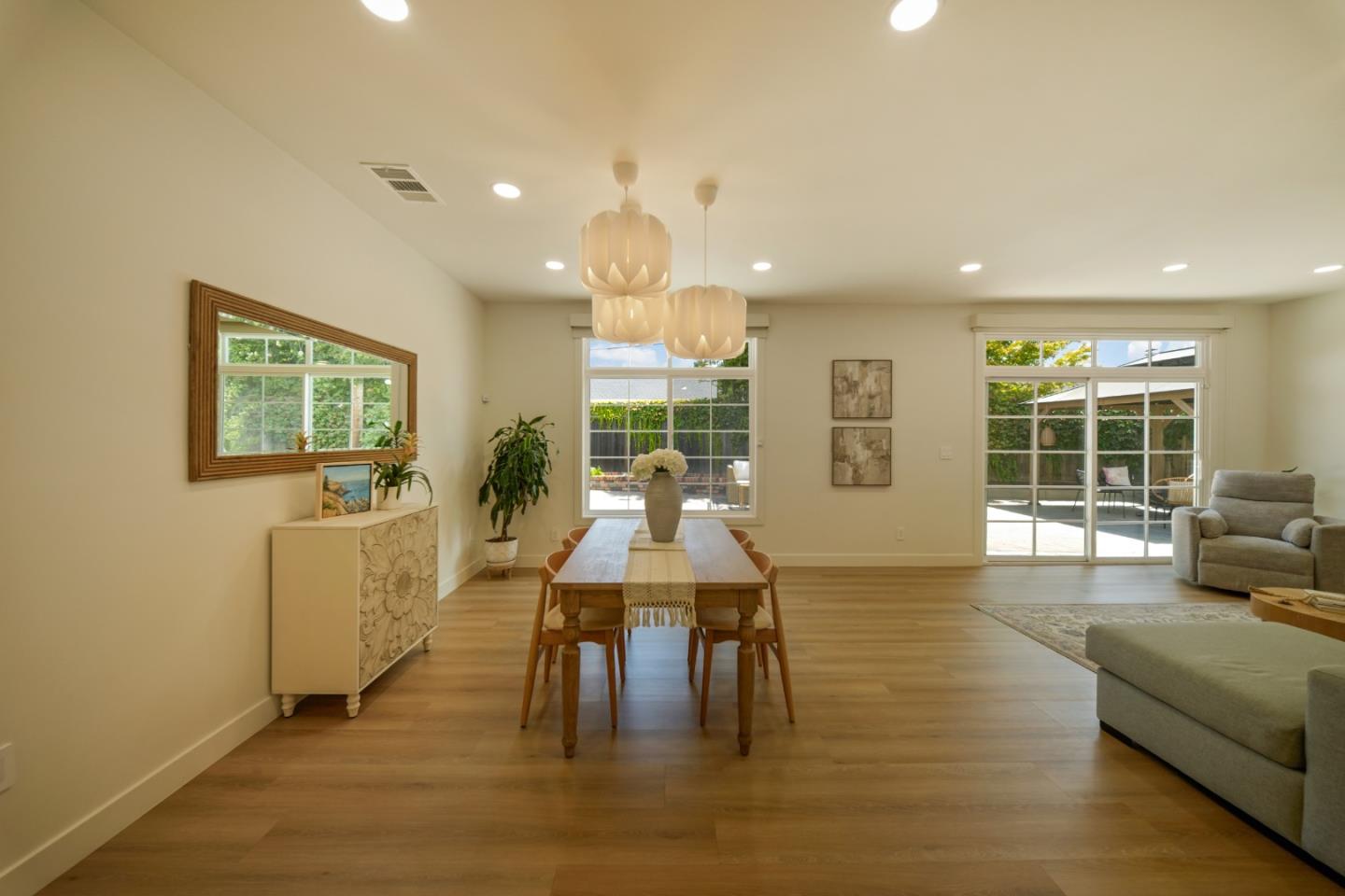 4833 Claremont Park CT