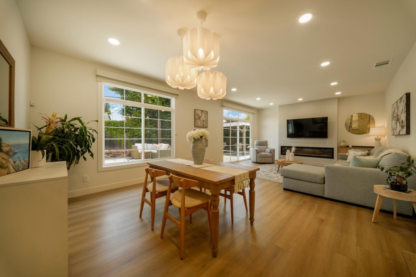 4833 Claremont Park CT