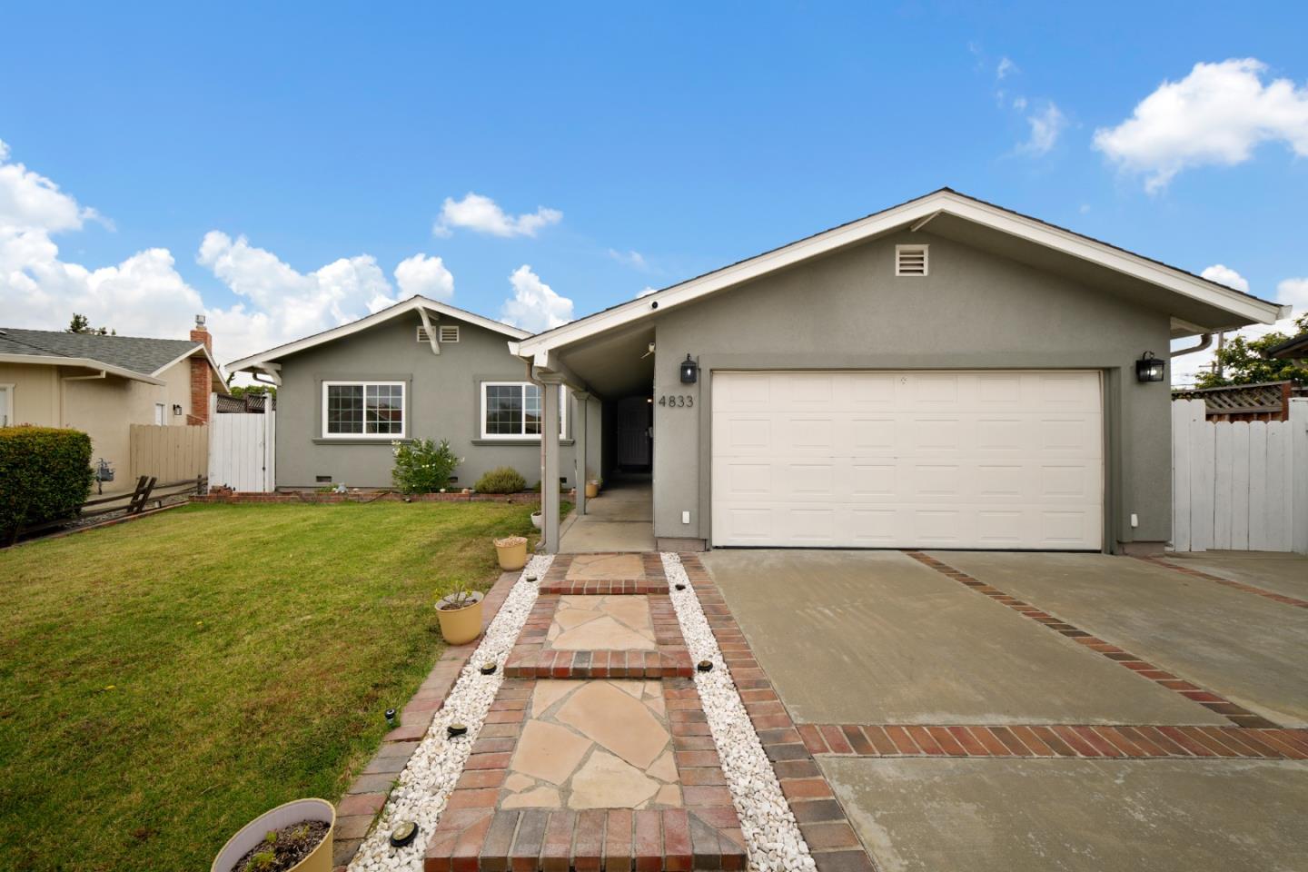 4833 Claremont Park CT