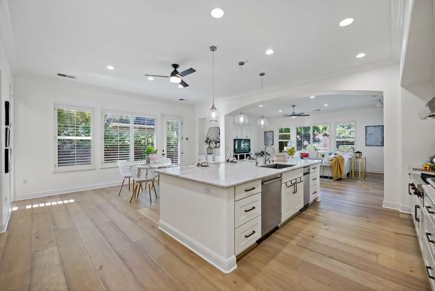 1131 Laguna Creek LN