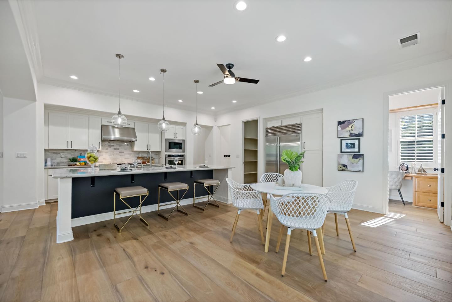 1131 Laguna Creek LN