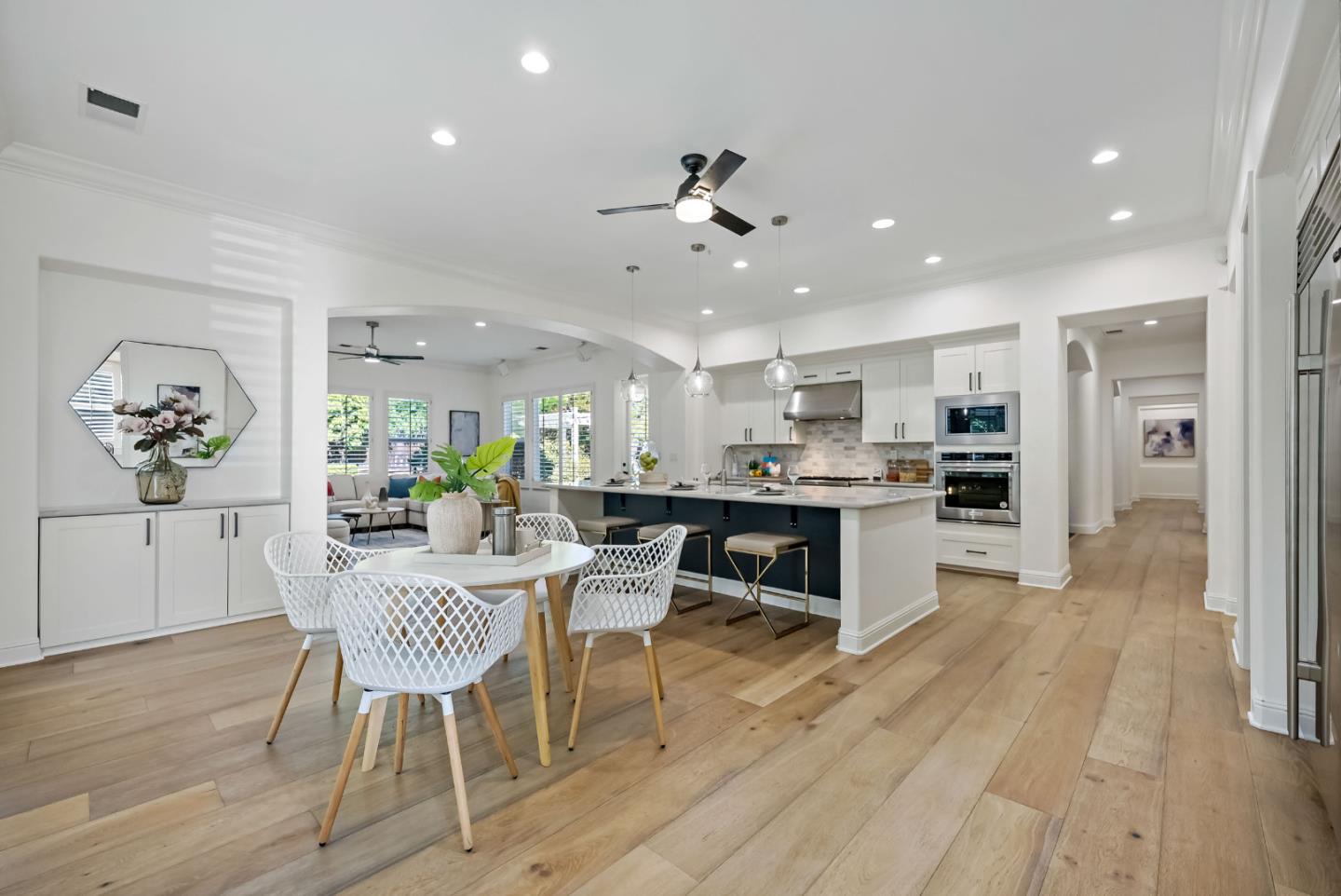 1131 Laguna Creek LN