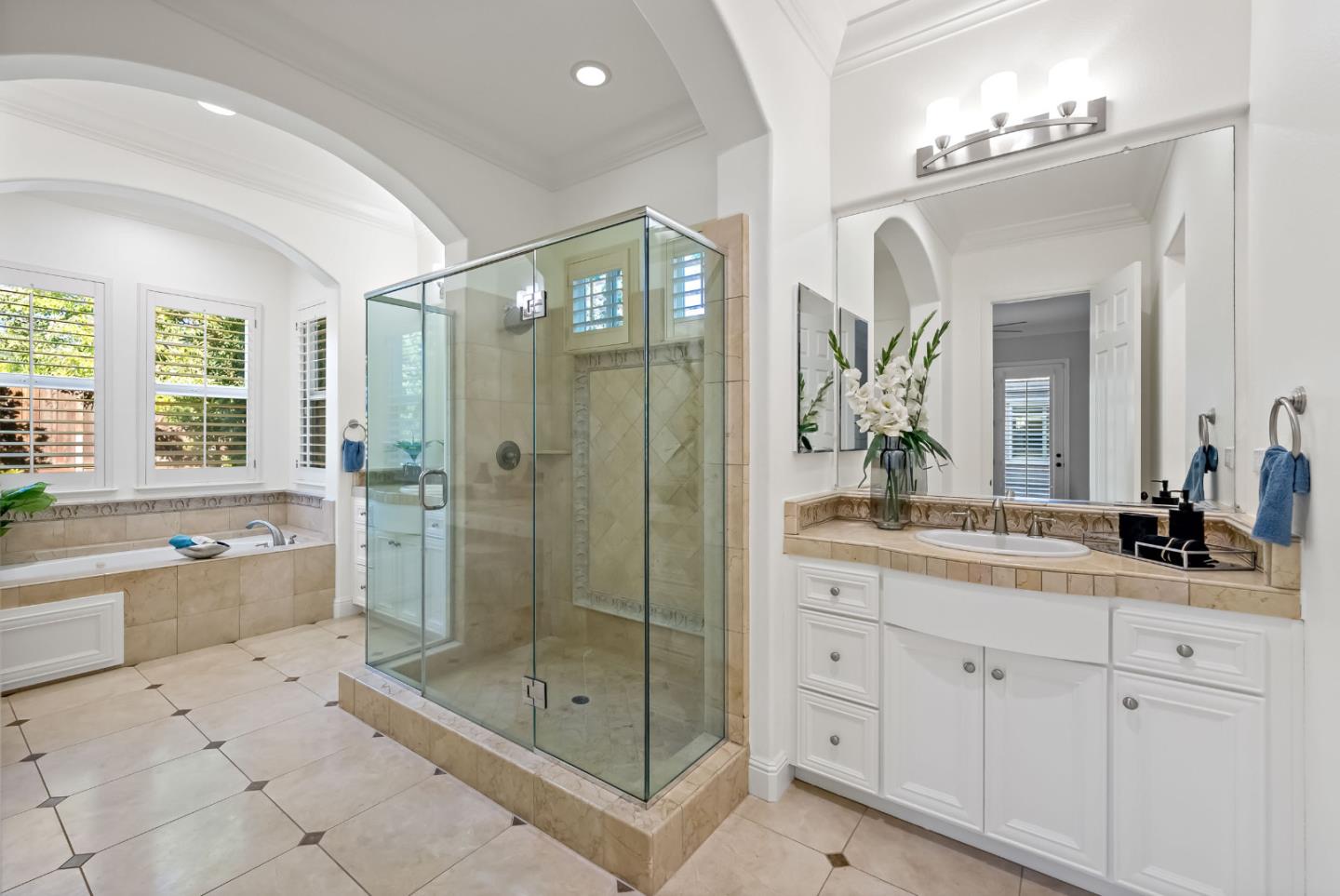 1131 Laguna Creek LN
