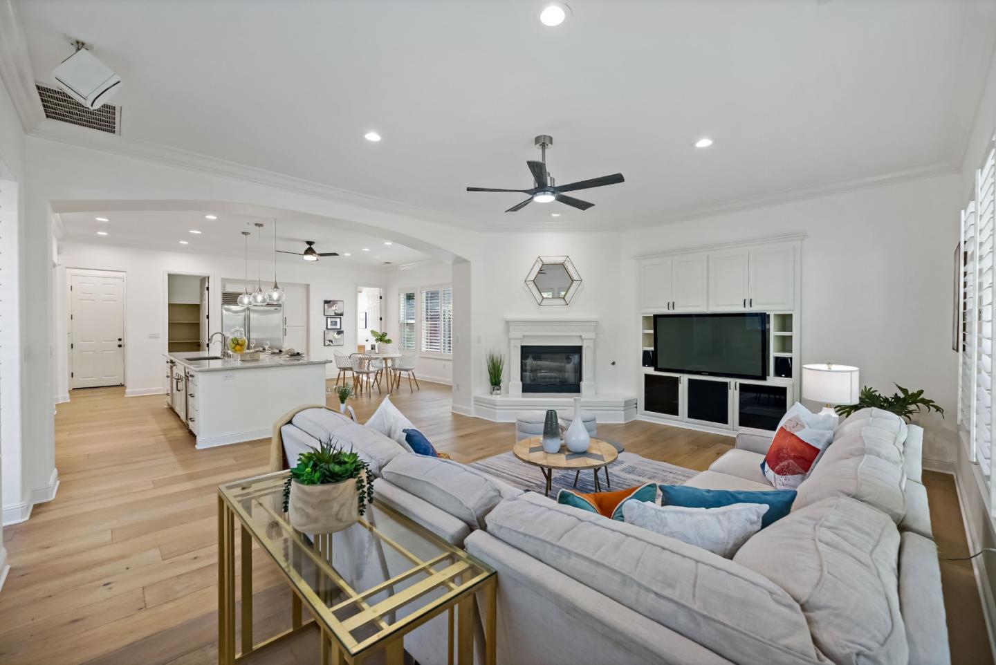 1131 Laguna Creek LN