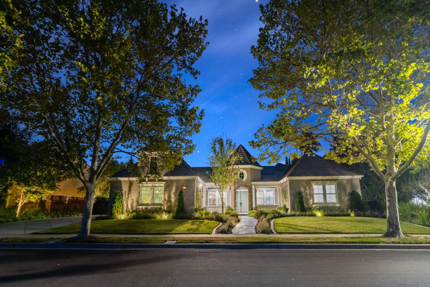1131 Laguna Creek LN