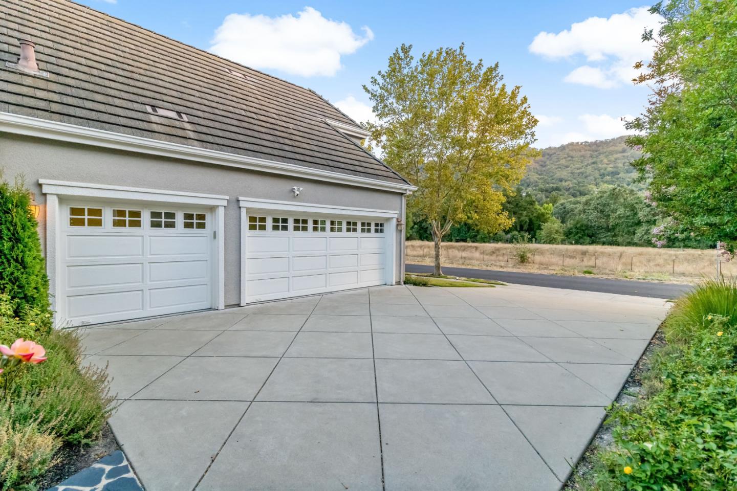 1131 Laguna Creek LN