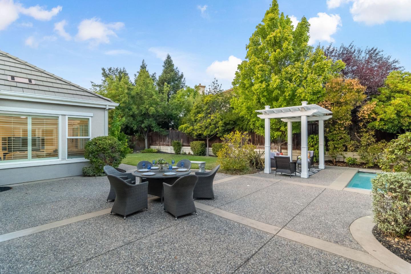 1131 Laguna Creek LN