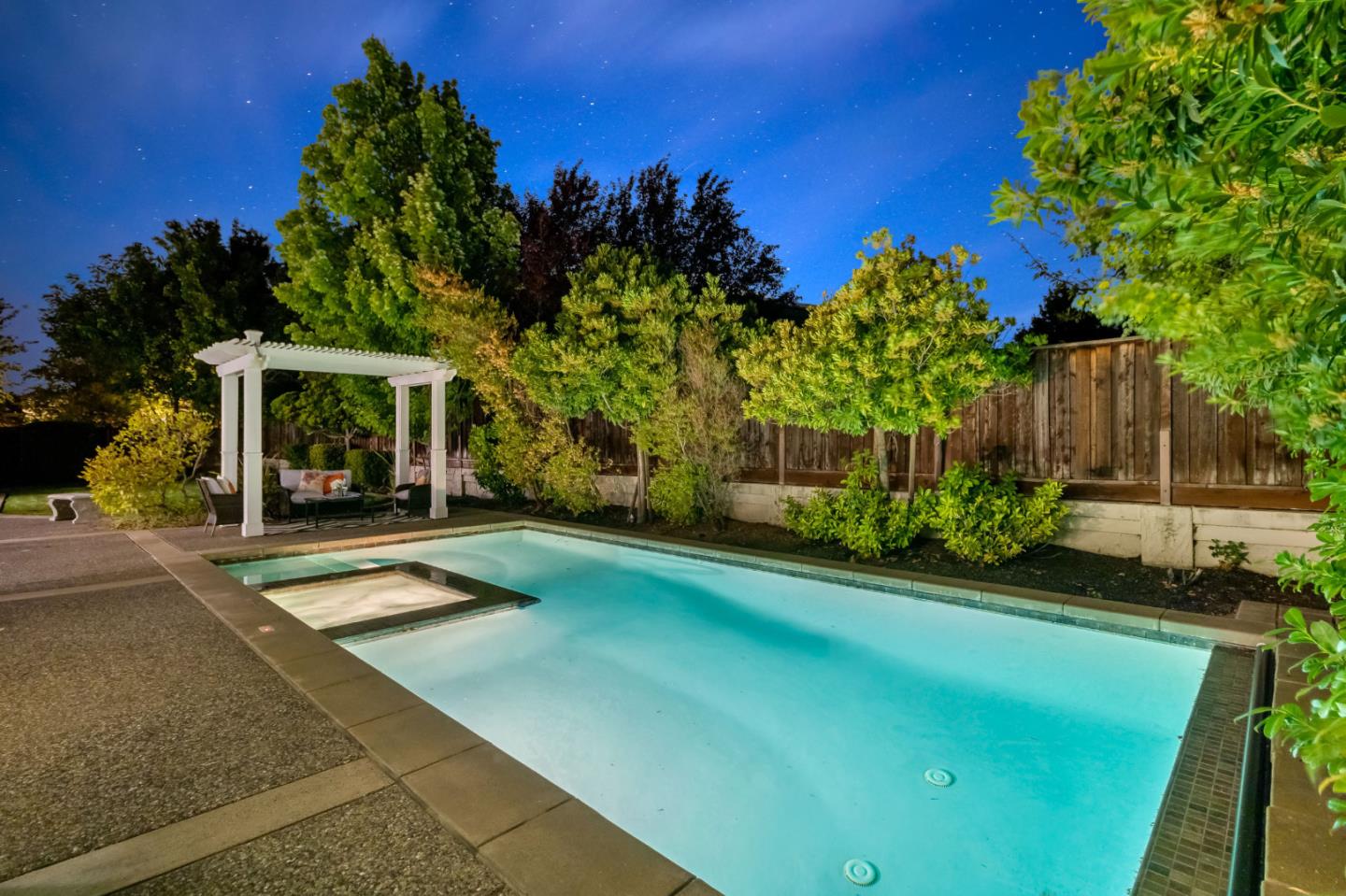 1131 Laguna Creek LN