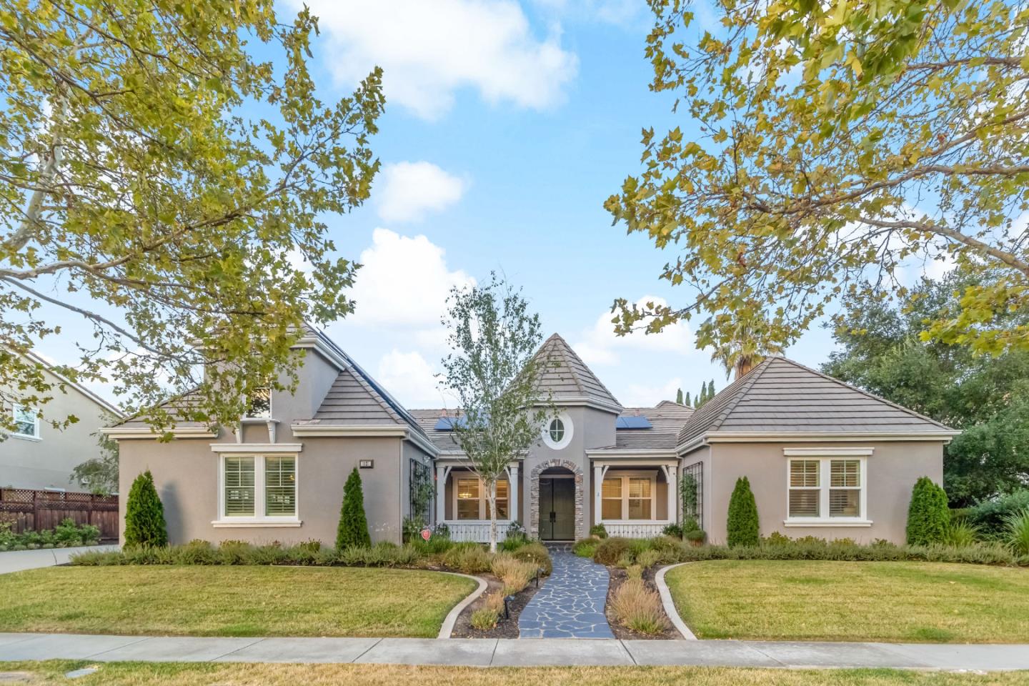 1131 Laguna Creek LN