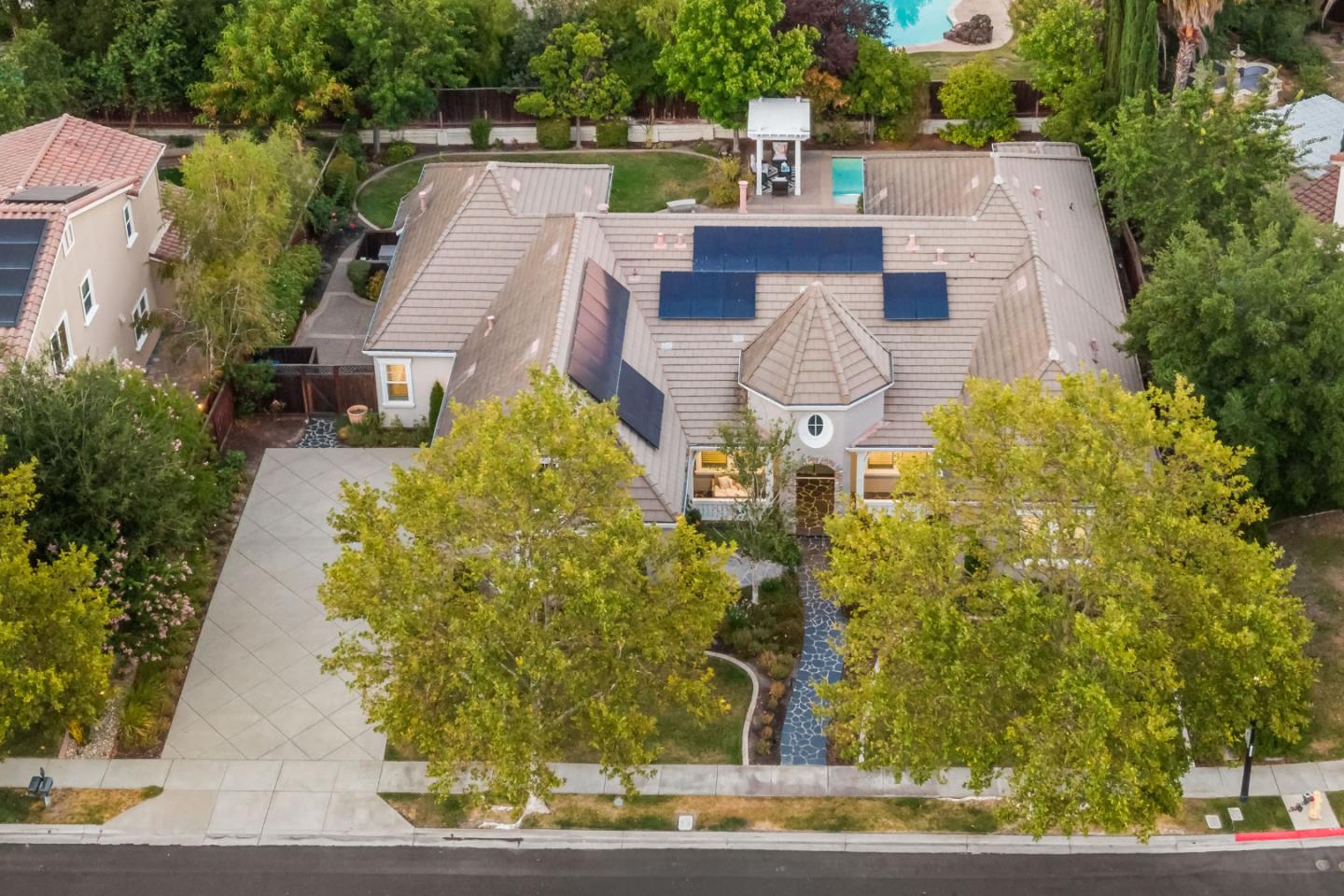 1131 Laguna Creek LN