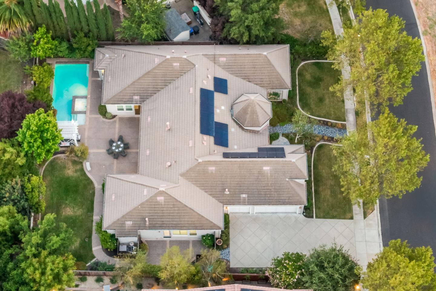 1131 Laguna Creek LN
