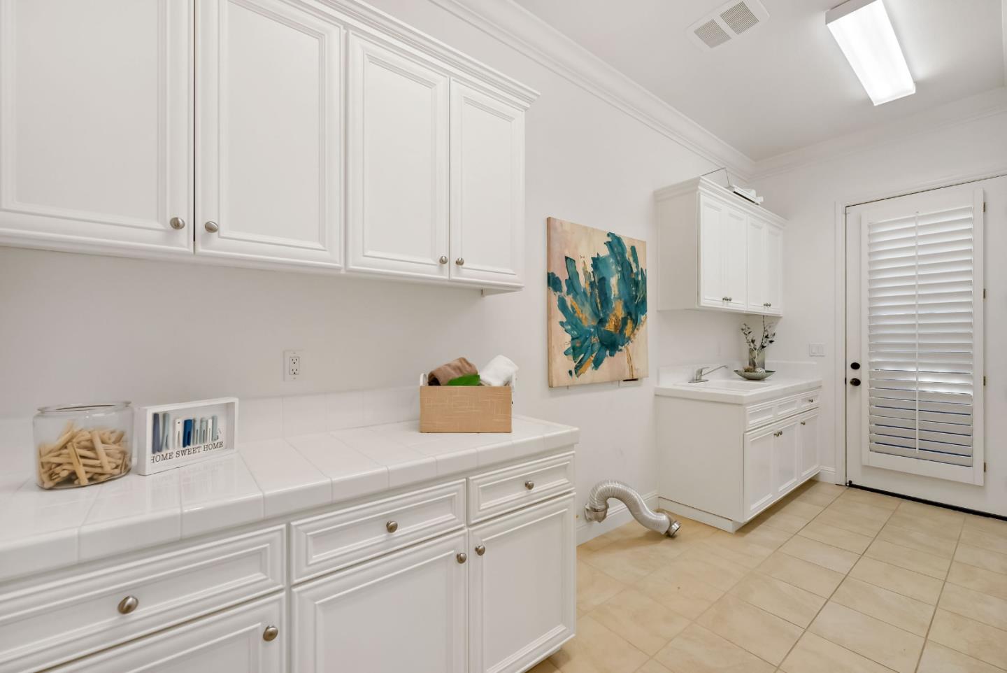 1131 Laguna Creek LN
