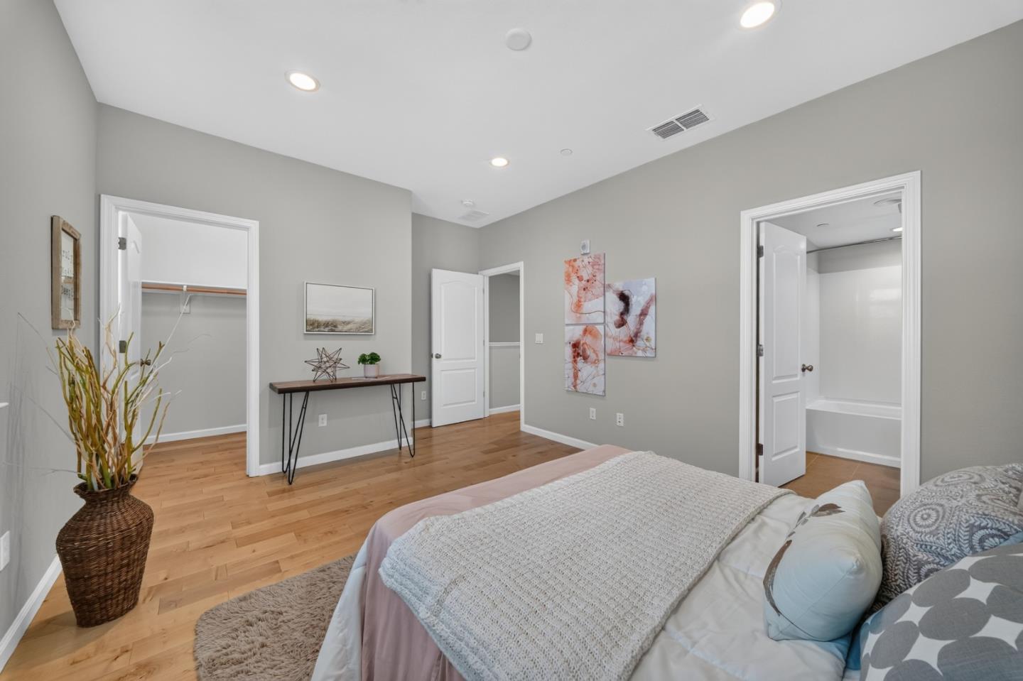 2731 Viterbo CT 4