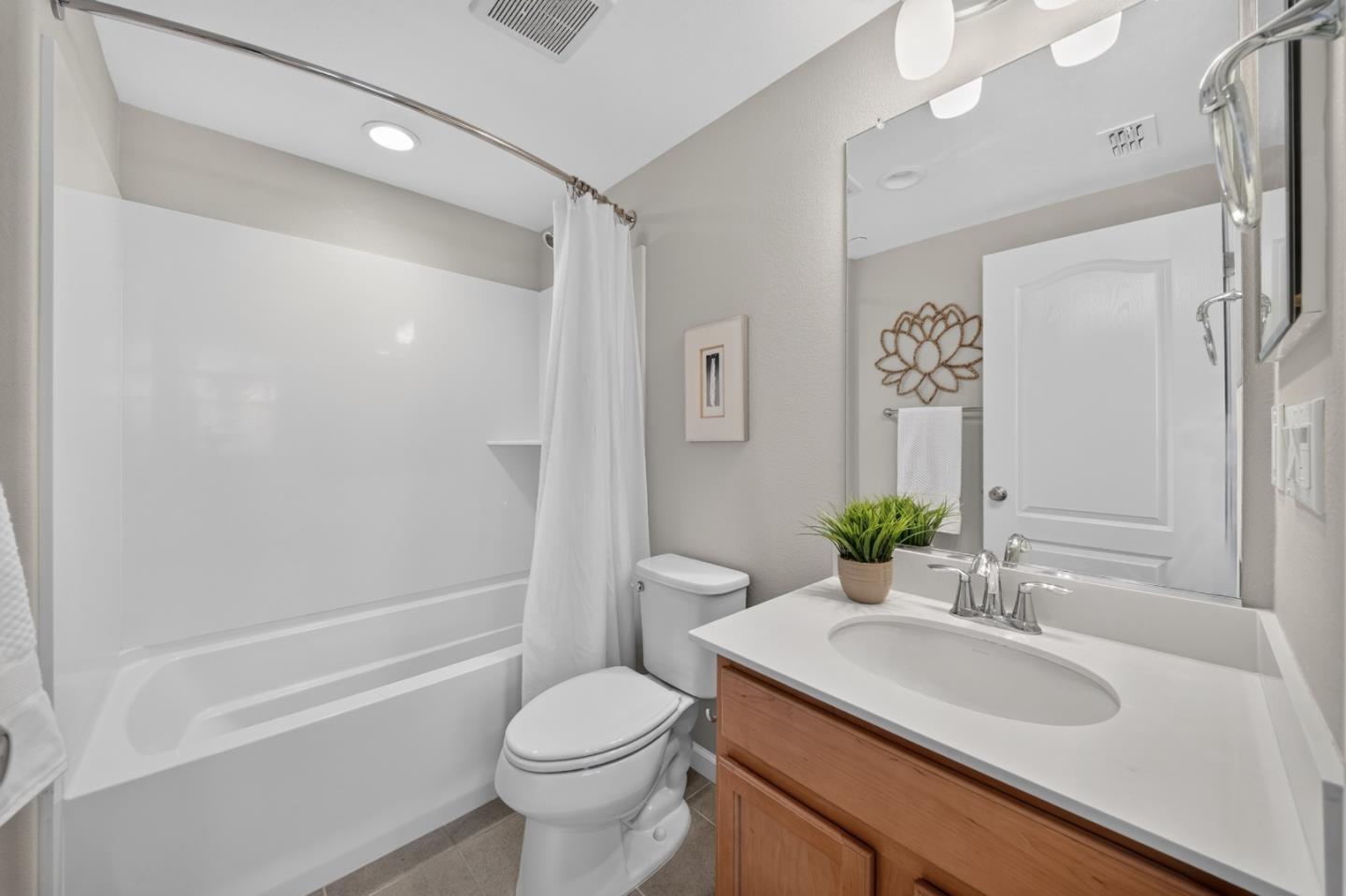 2731 Viterbo CT 4
