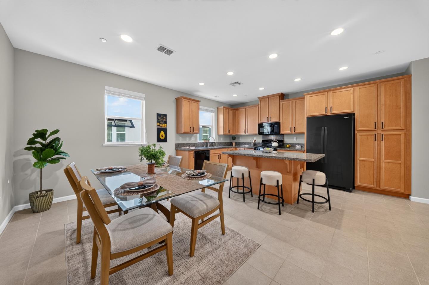 2731 Viterbo CT 4