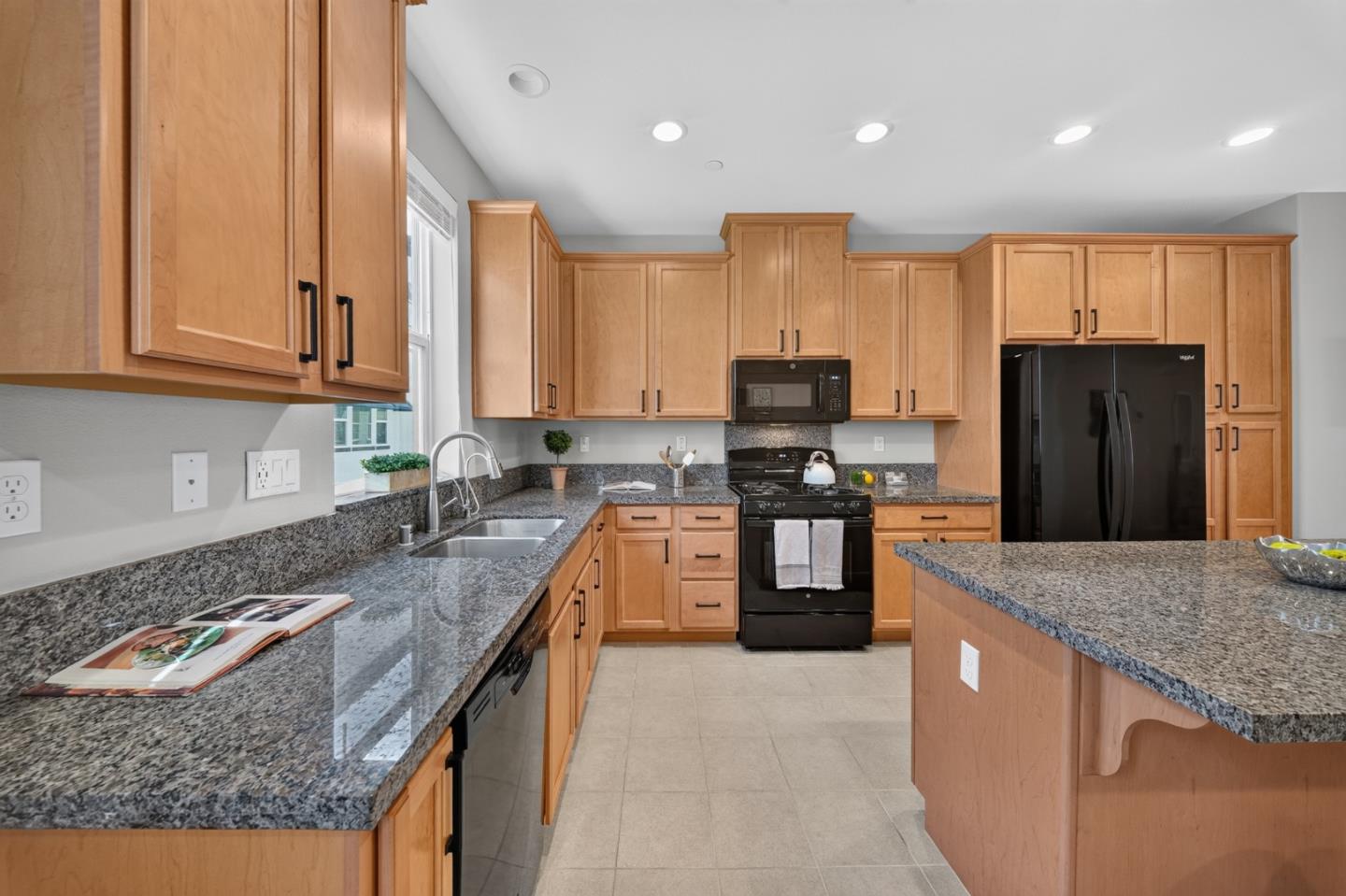 2731 Viterbo CT 4