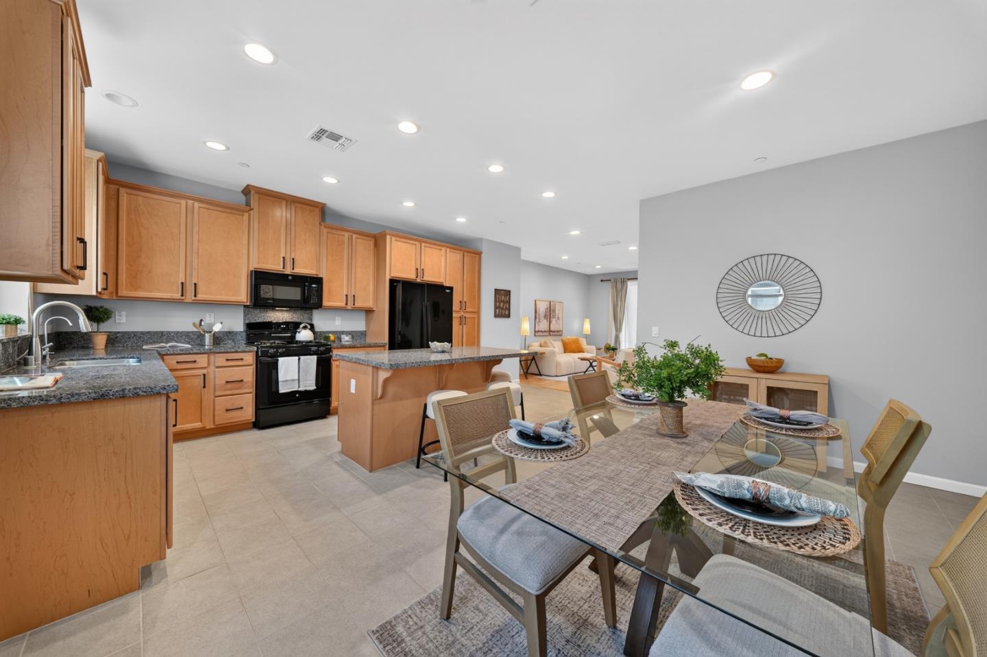 2731 Viterbo CT 4