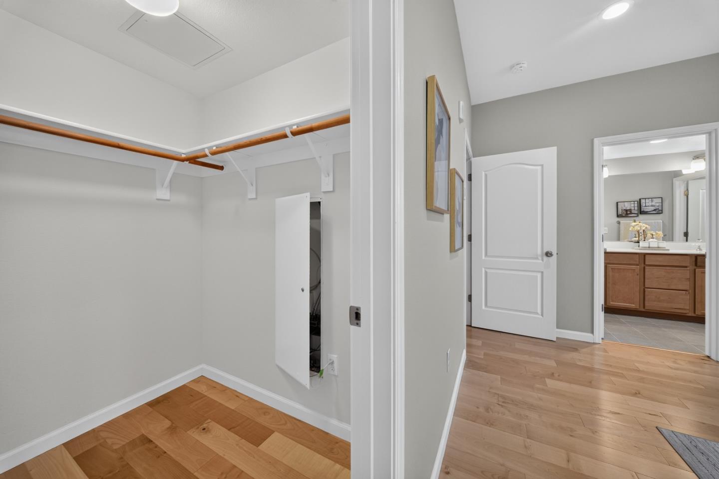 2731 Viterbo CT 4
