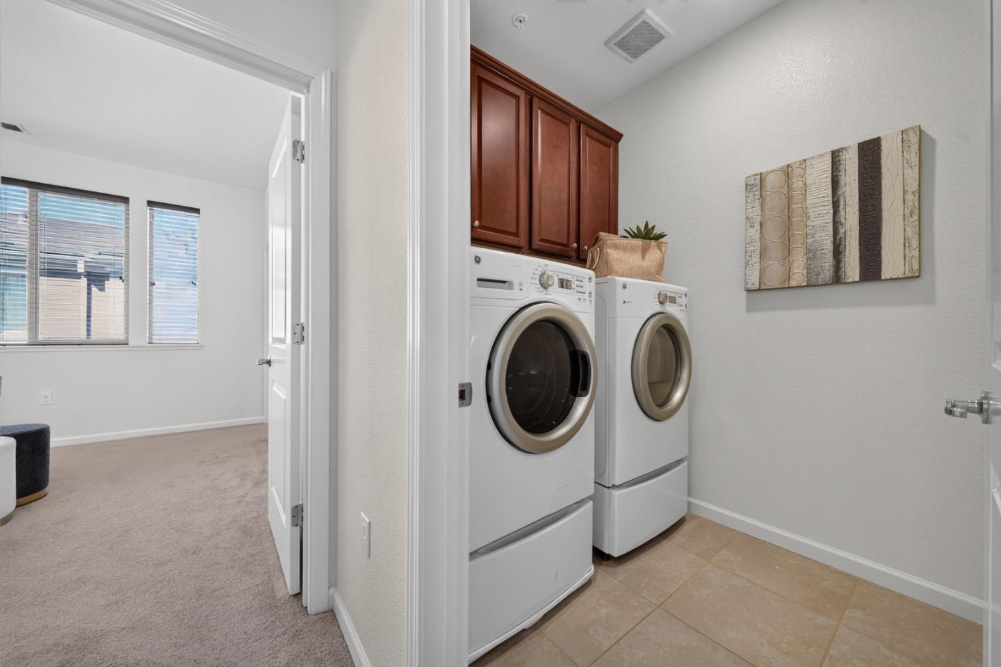 2712 Ferrara CIR