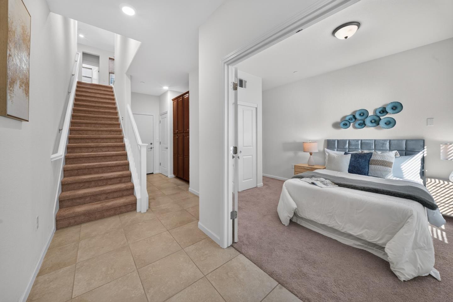 2712 Ferrara CIR