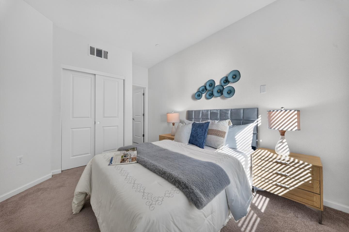 2712 Ferrara CIR