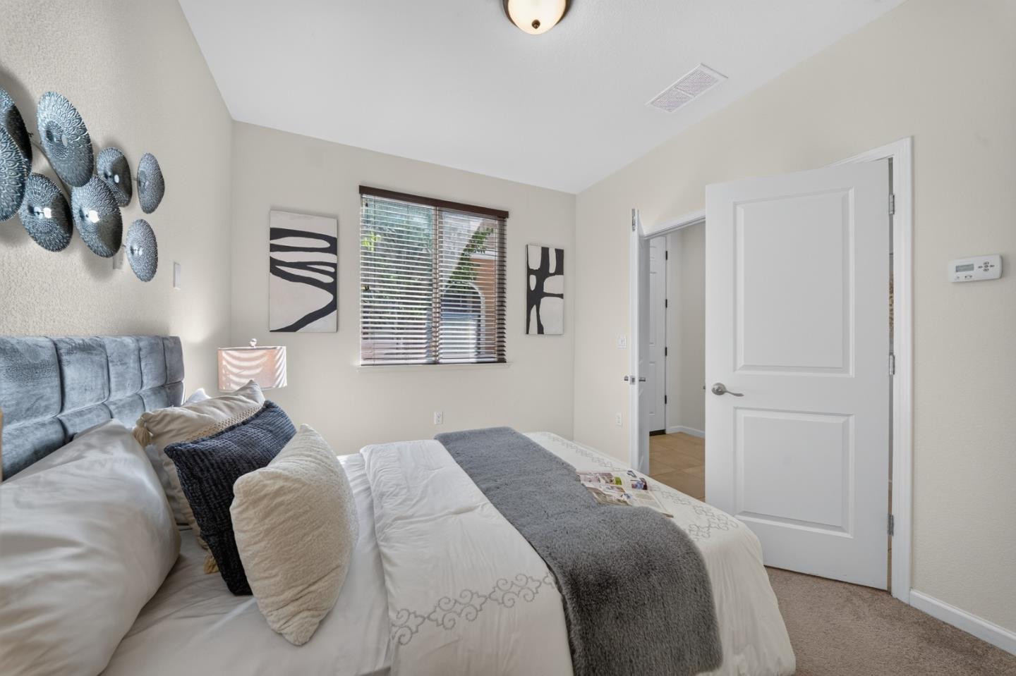 2712 Ferrara CIR