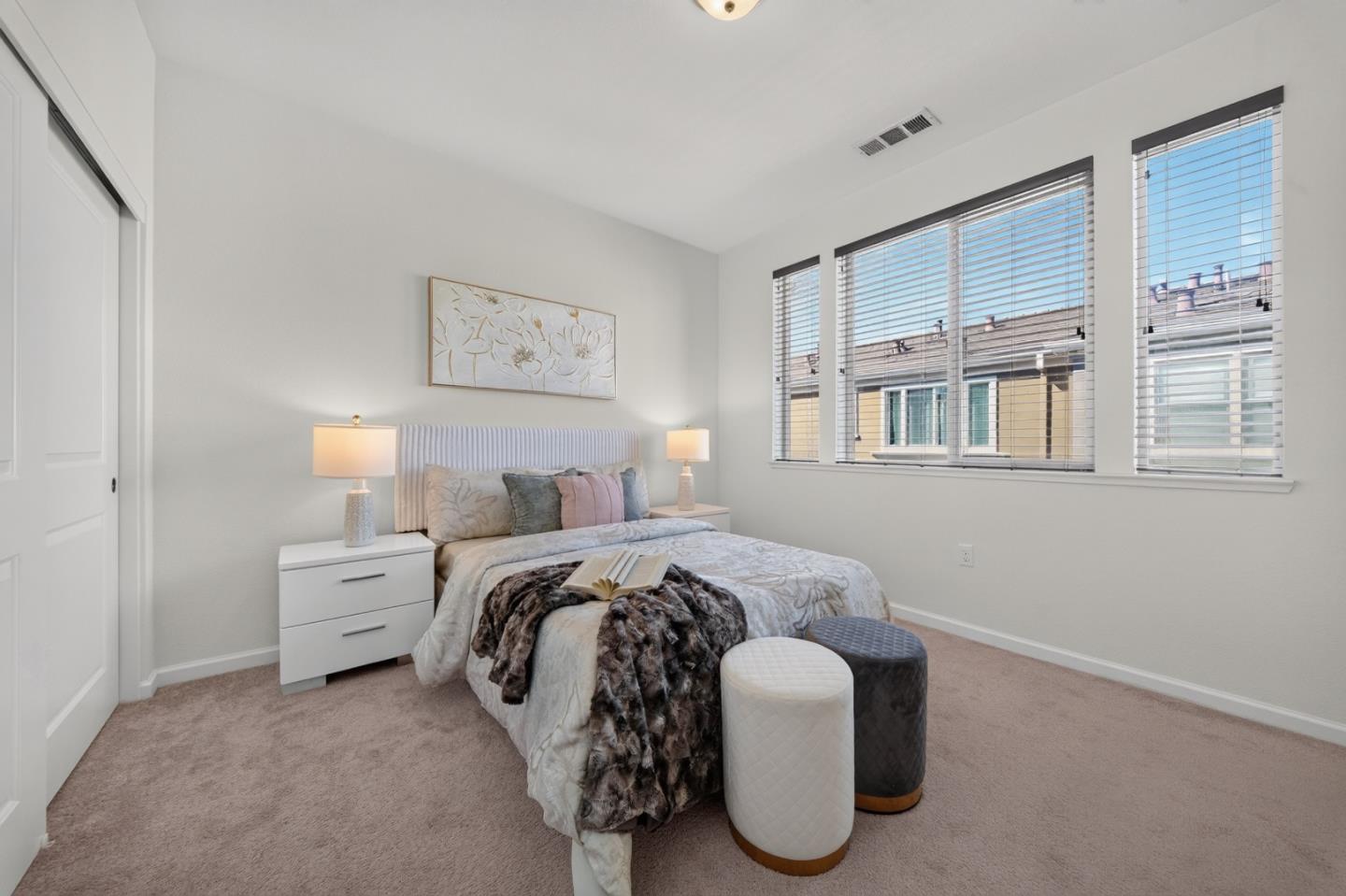 2712 Ferrara CIR