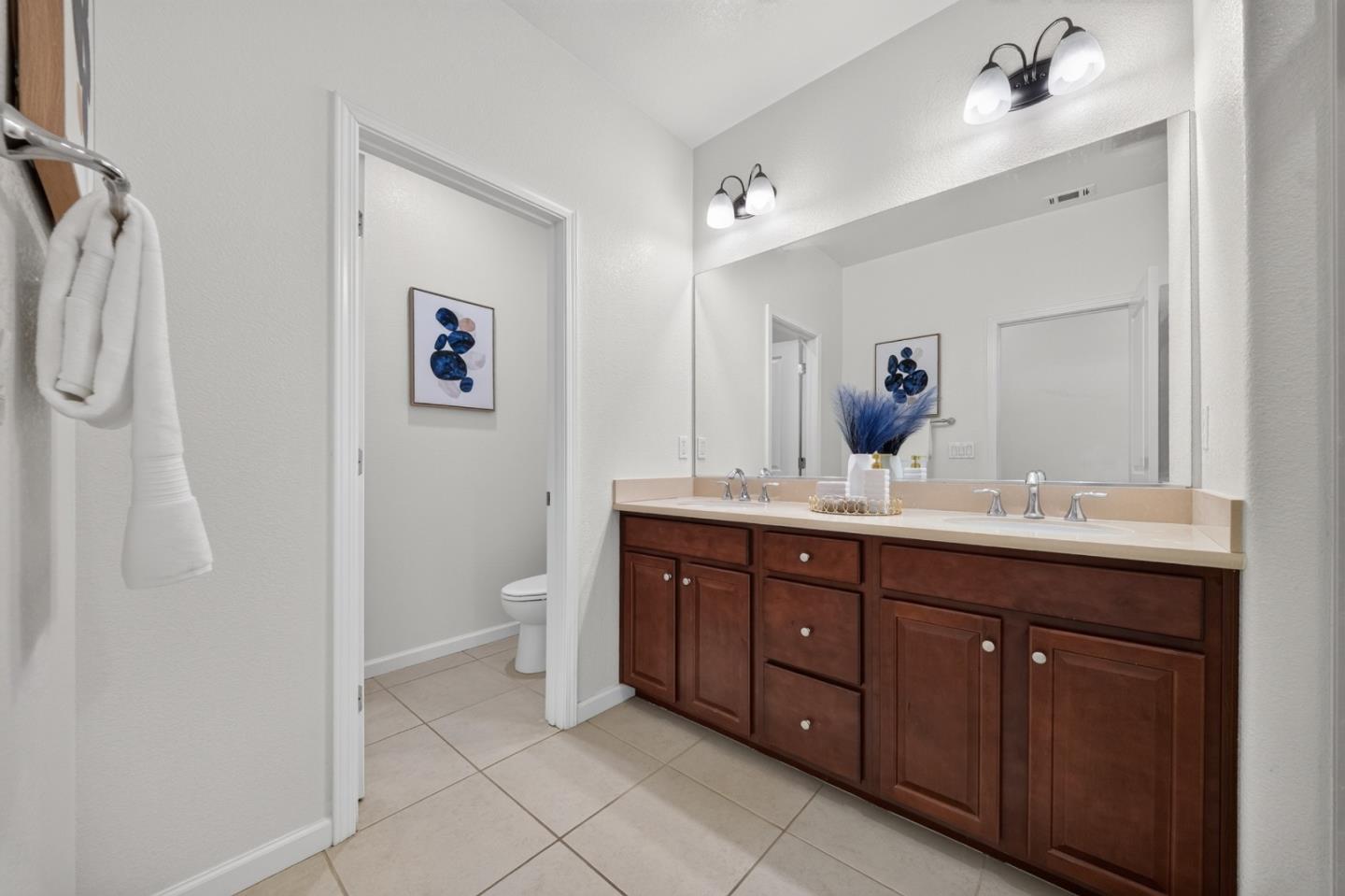 2712 Ferrara CIR