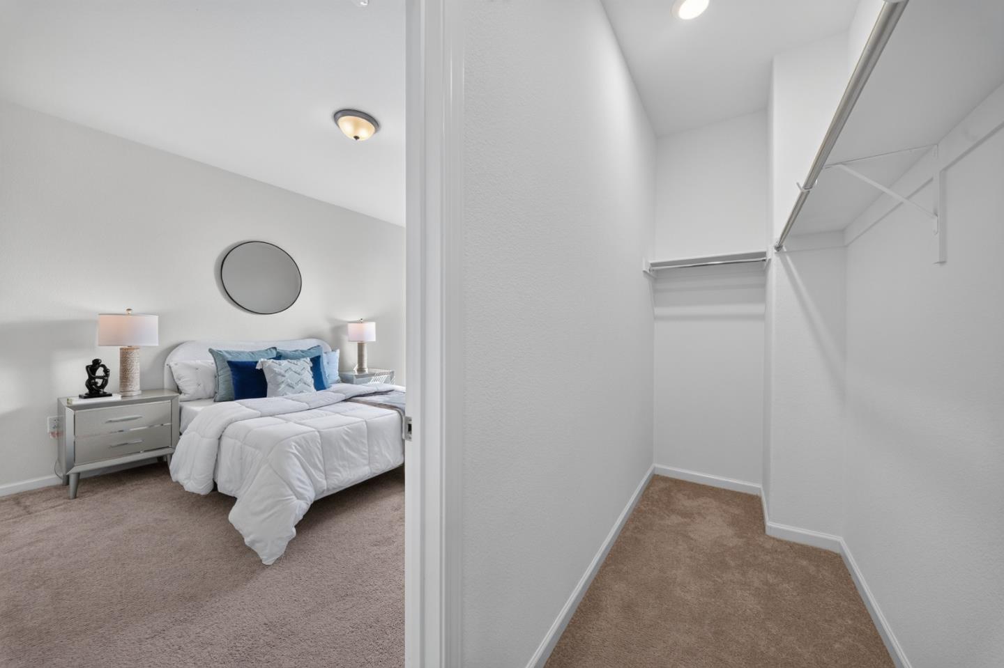 2712 Ferrara CIR