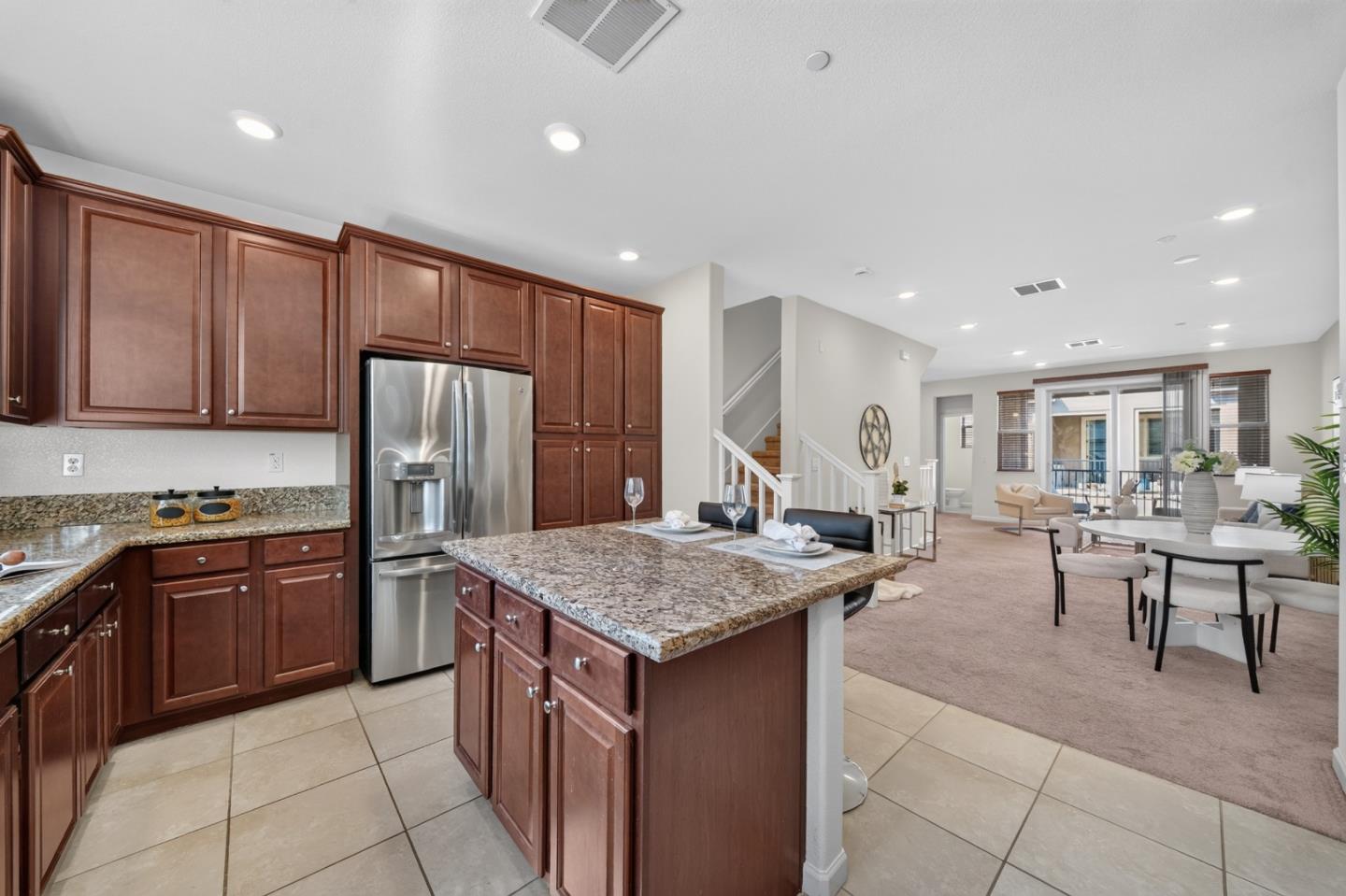 2712 Ferrara CIR