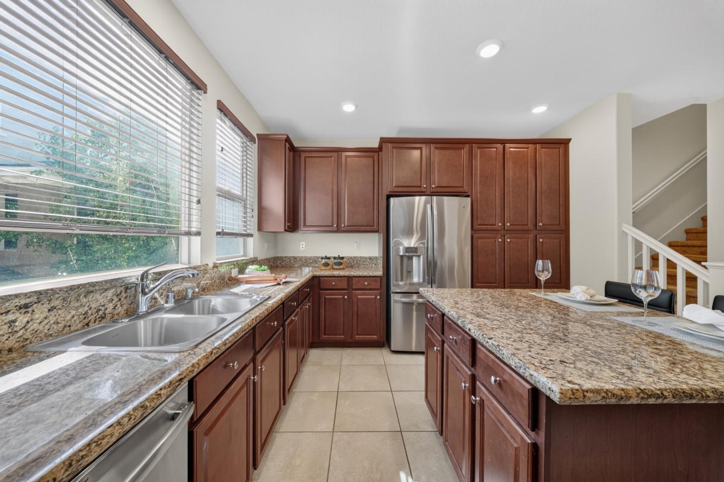 2712 Ferrara CIR