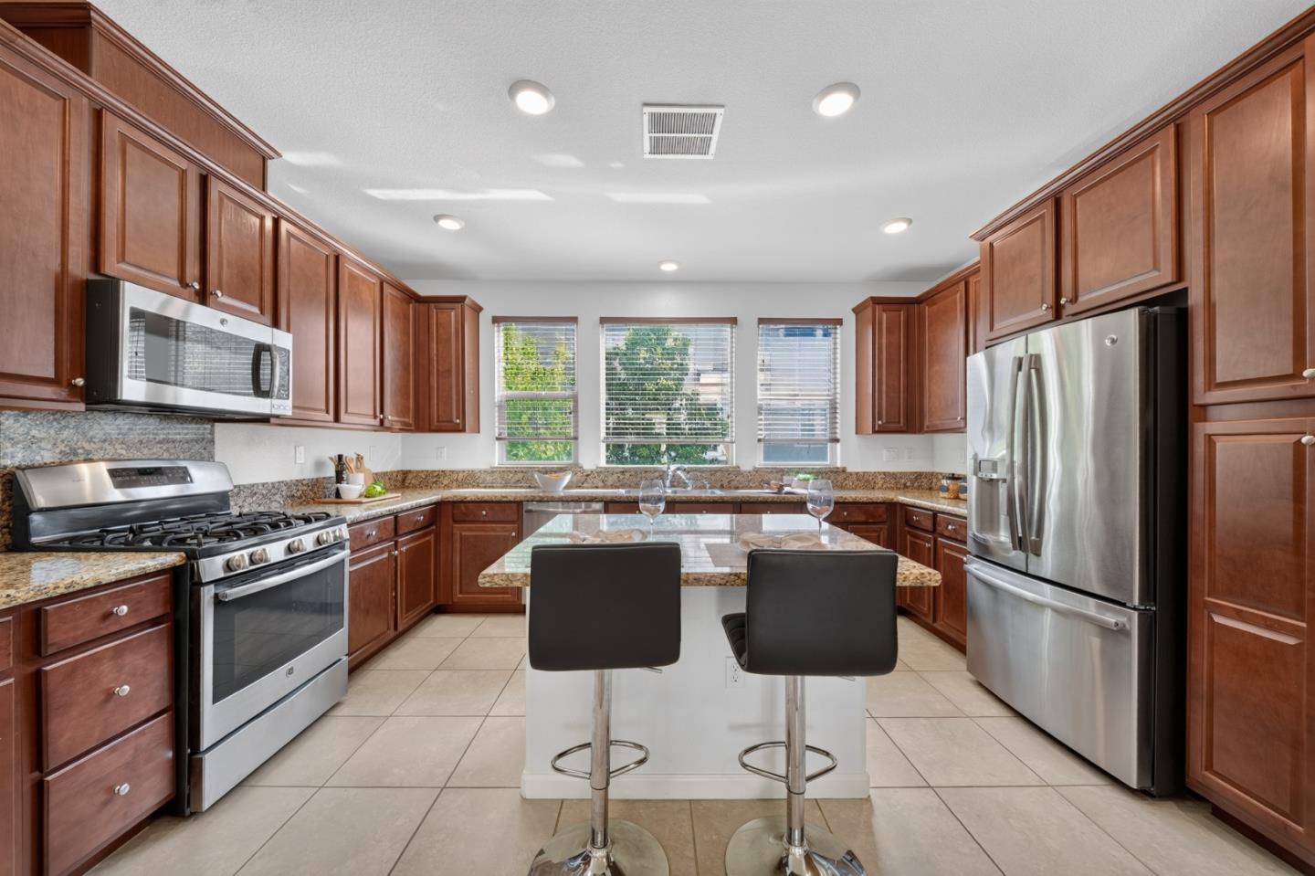 2712 Ferrara CIR