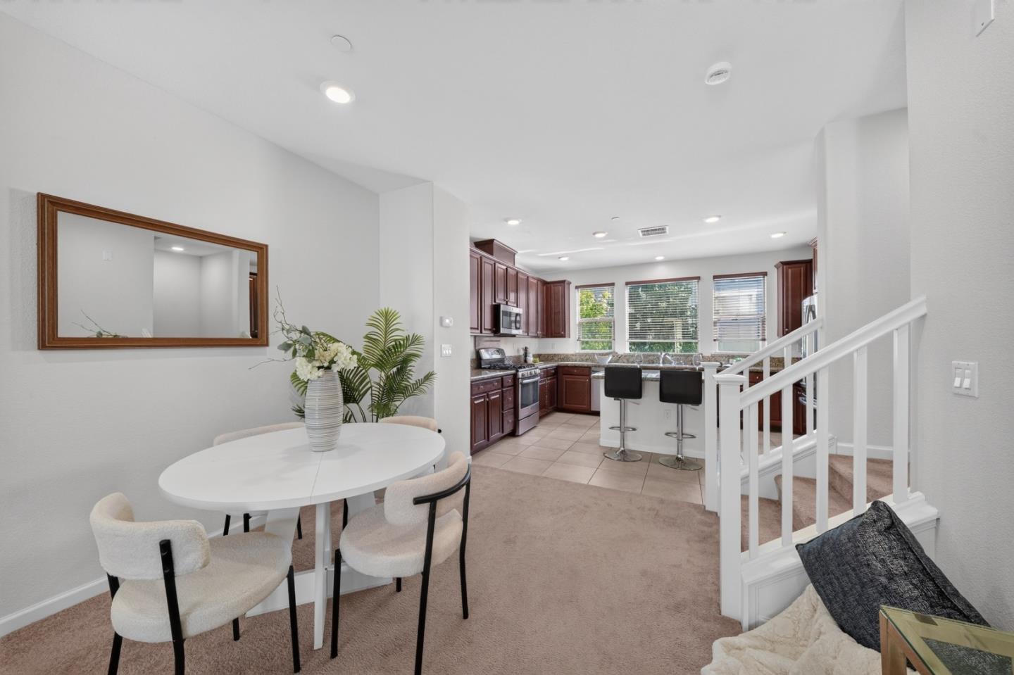 2712 Ferrara CIR