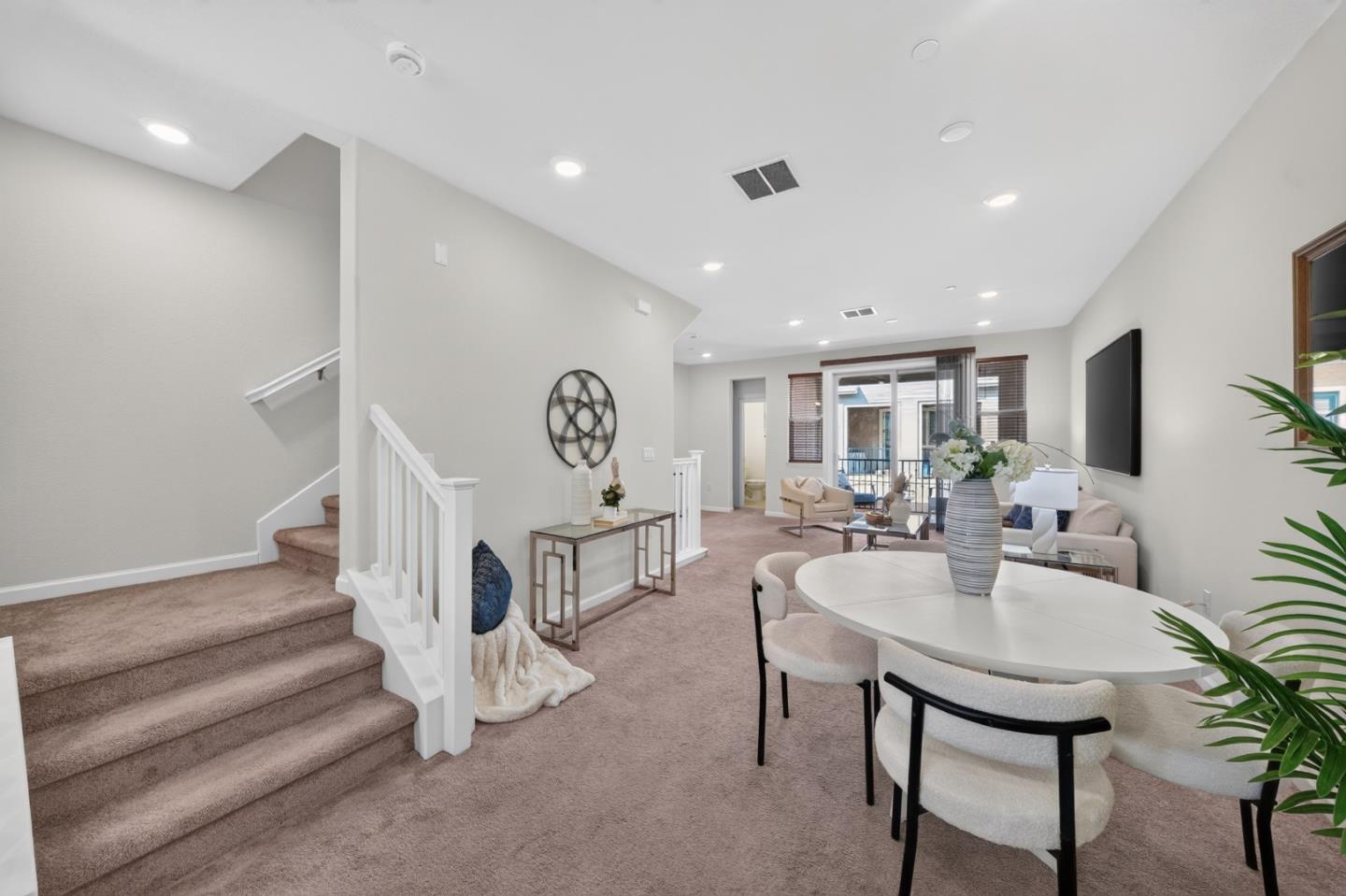 2712 Ferrara CIR