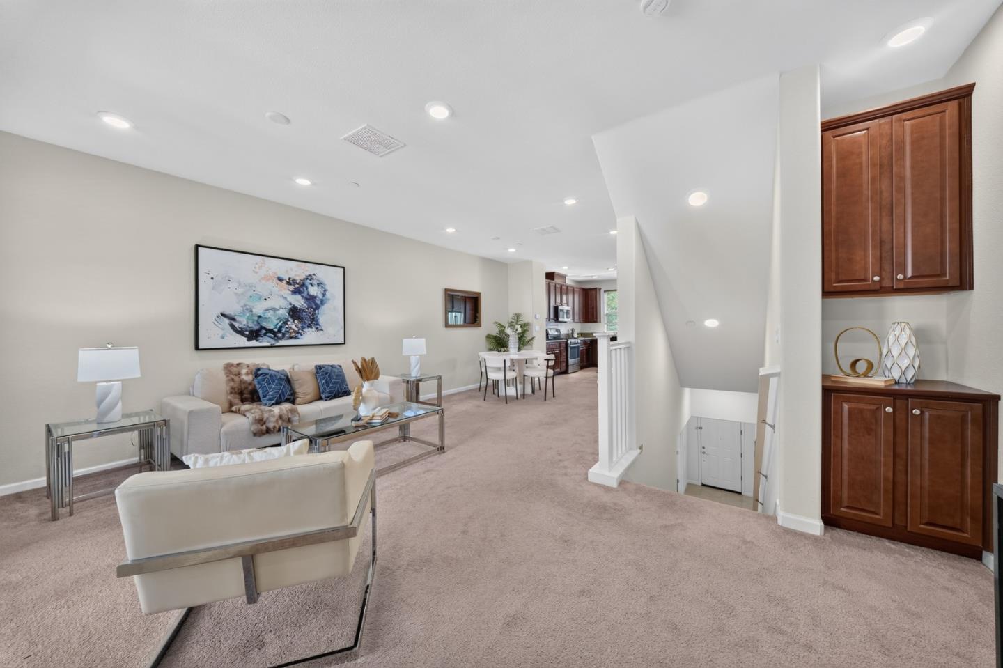 2712 Ferrara CIR