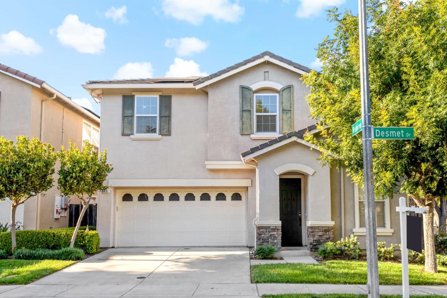 945 Desmet DR