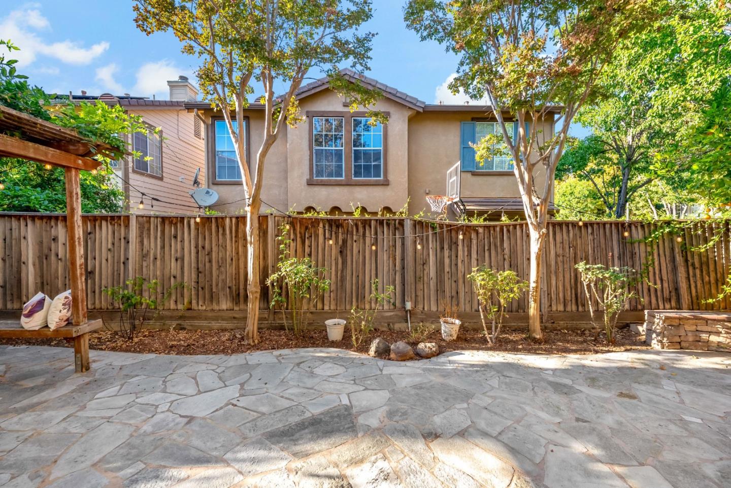 945 Desmet DR