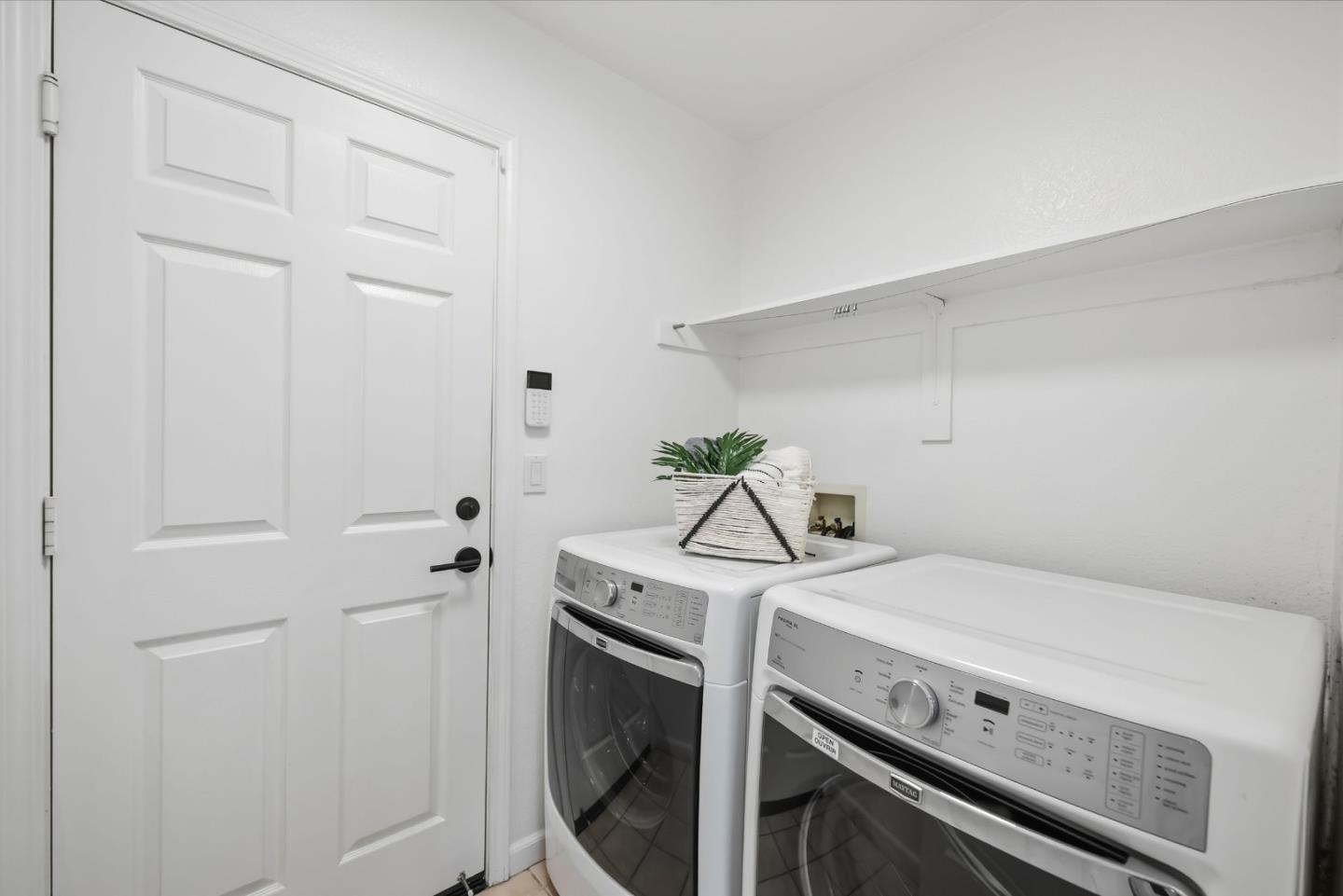 945 Desmet DR