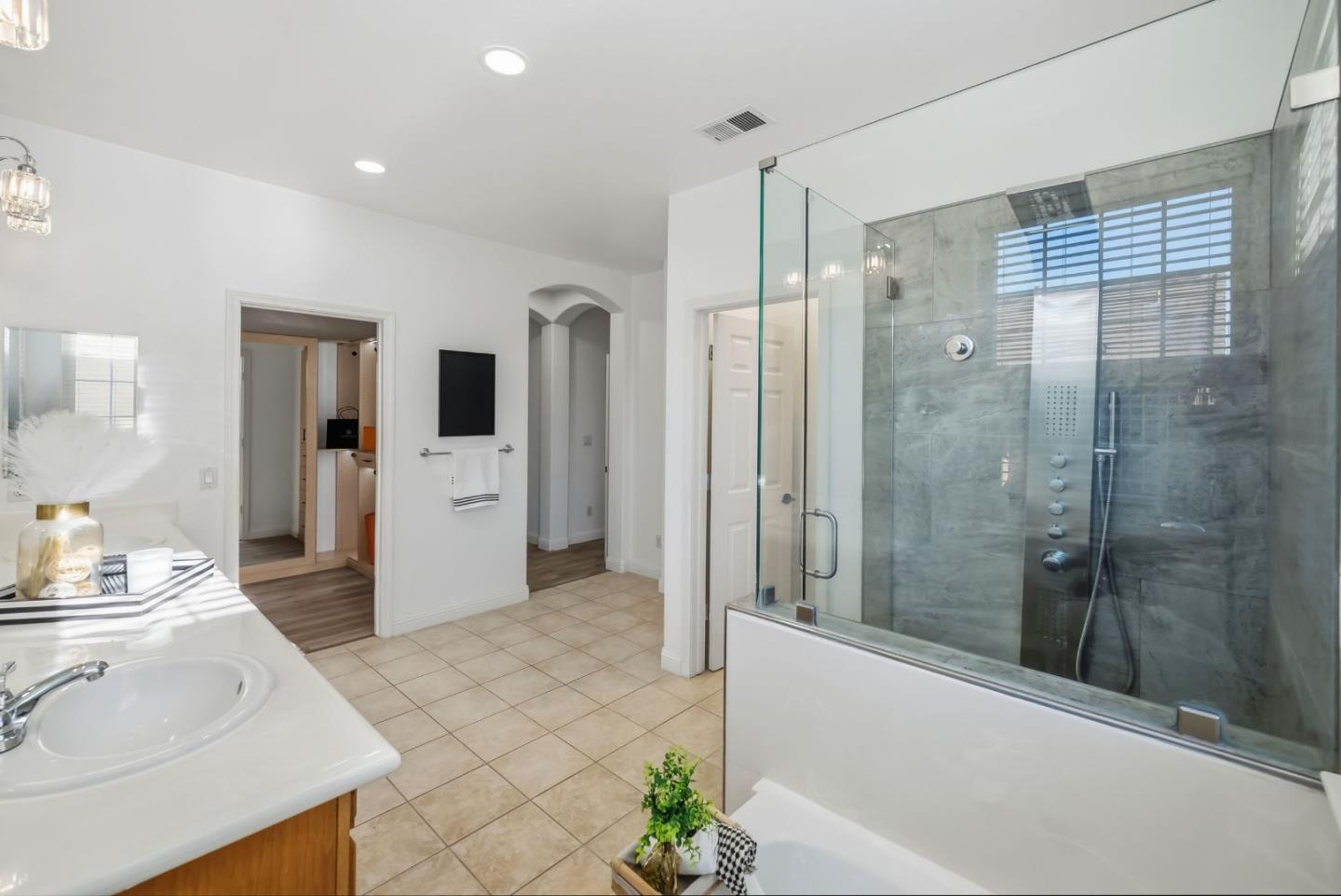 945 Desmet DR