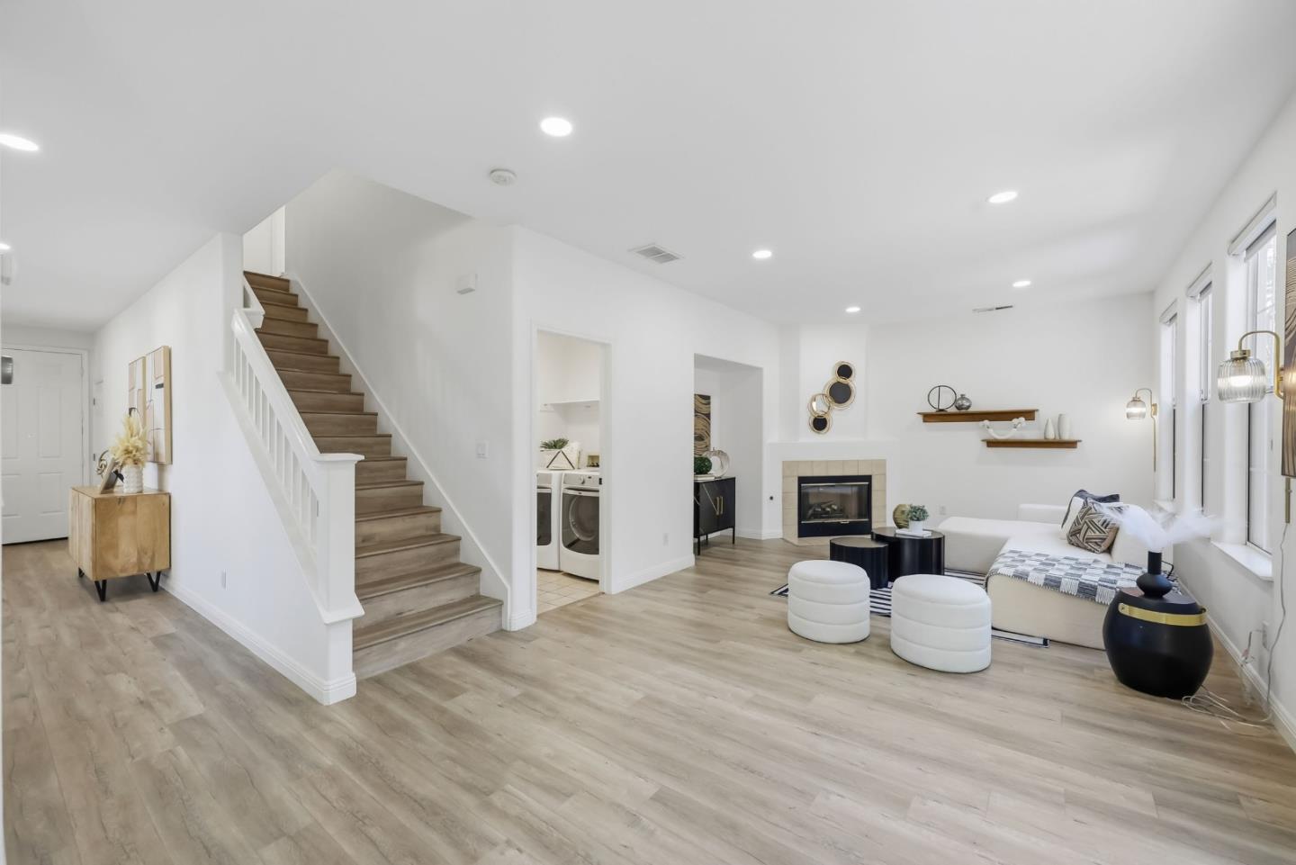 945 Desmet DR