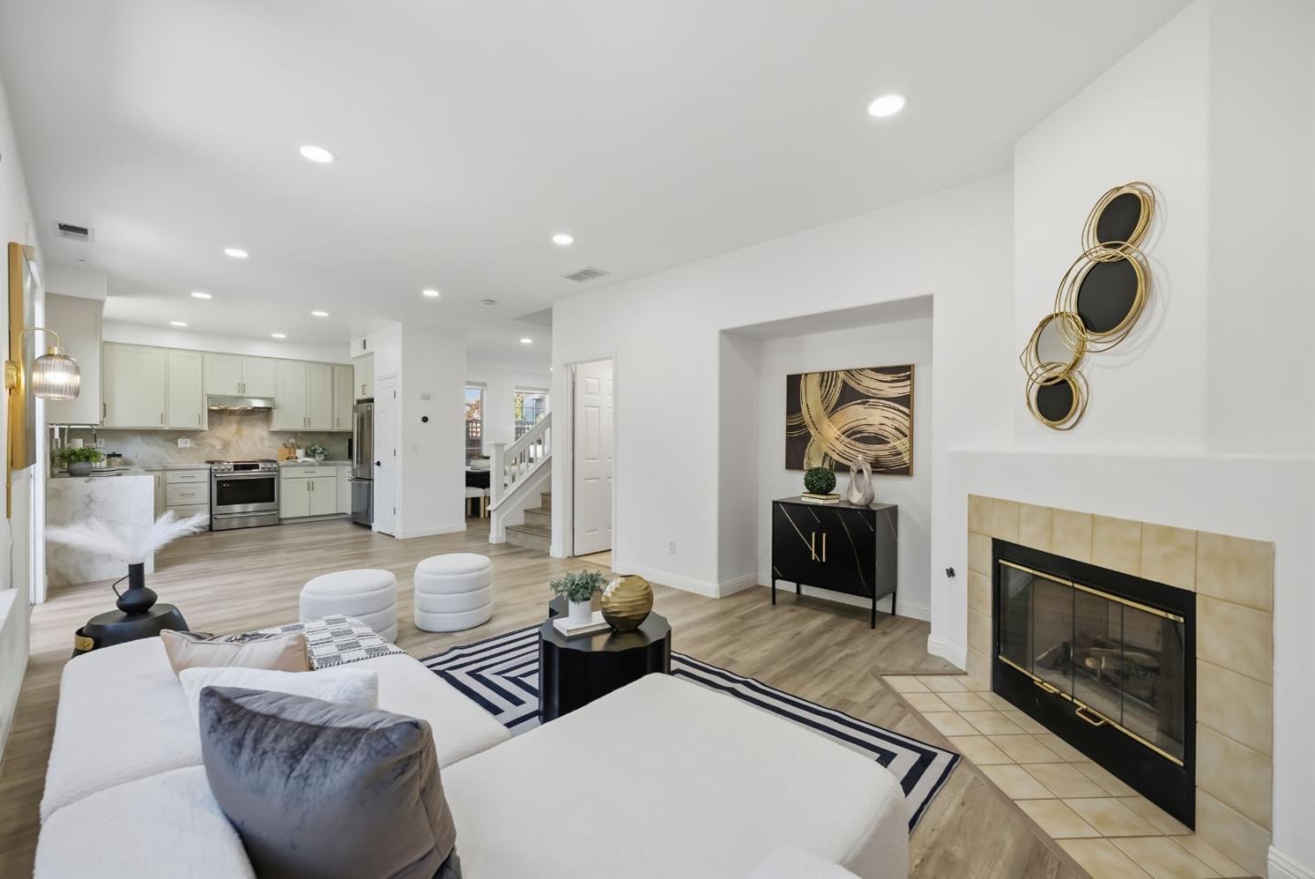 945 Desmet DR
